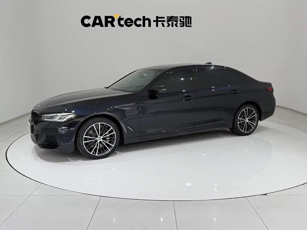 BMW 5 Series 2022 — Фото 1/20