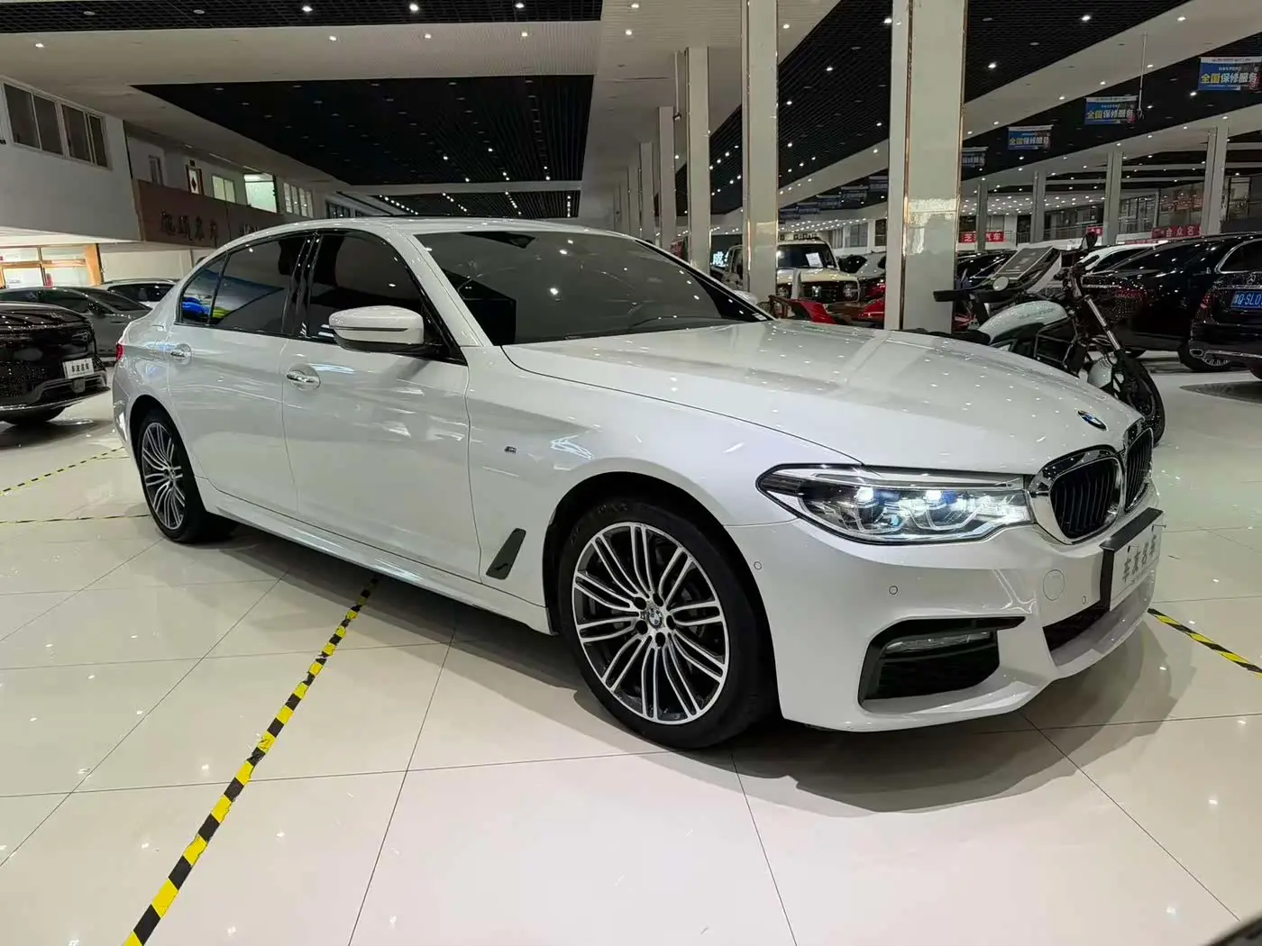 BMW 5 Series 2018 — Photo 4/13