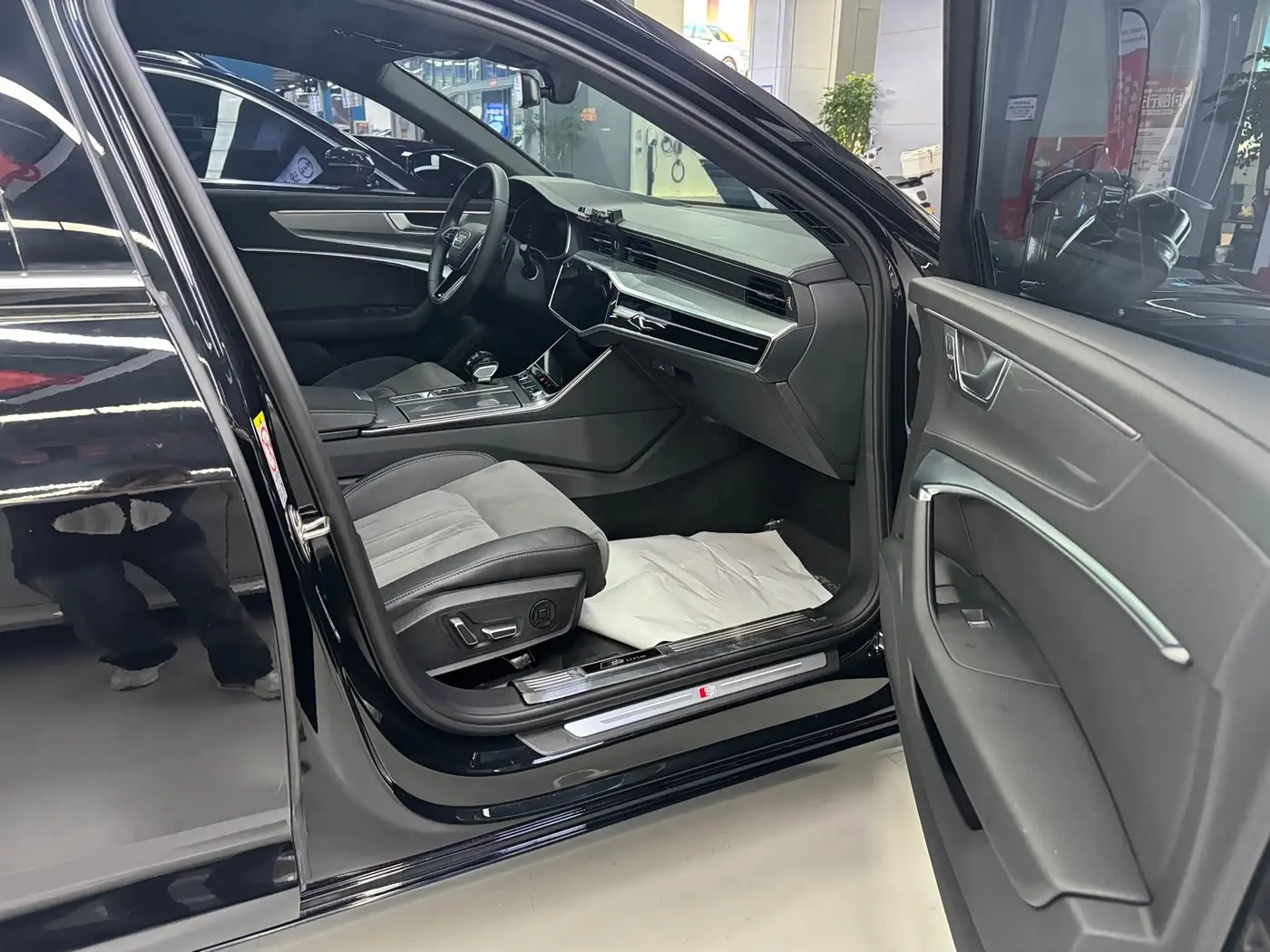 Audi A6L 2024 — Photo 11/19