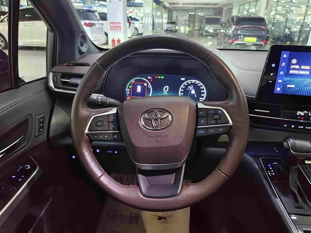Toyota Granvia 2023 — Şəkil 7/18