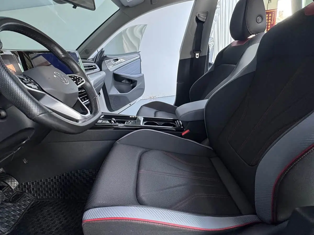 Volkswagen Lamando 2023 — Photo 10/20