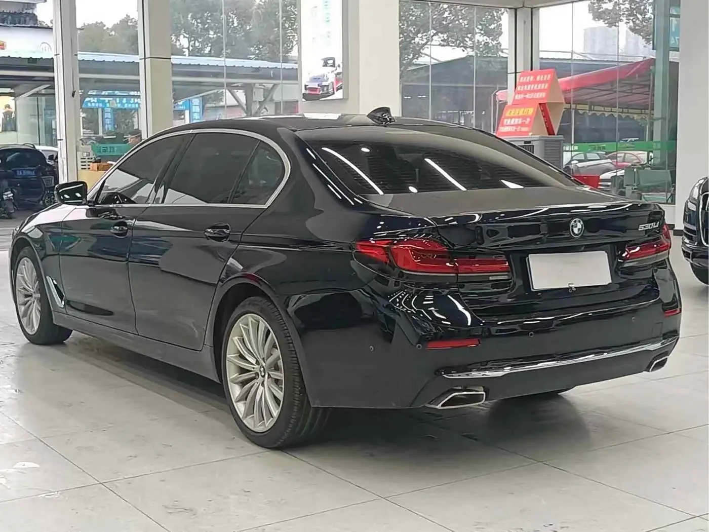 BMW 5 Series 2022 — Photo 7/9