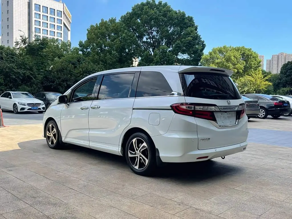 Honda Odyssey 2018 — Şəkil 7/20