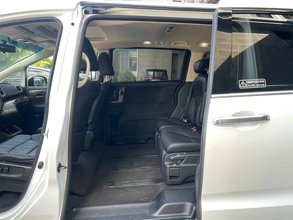 Honda Odyssey 2018 — Şəkil 13/20