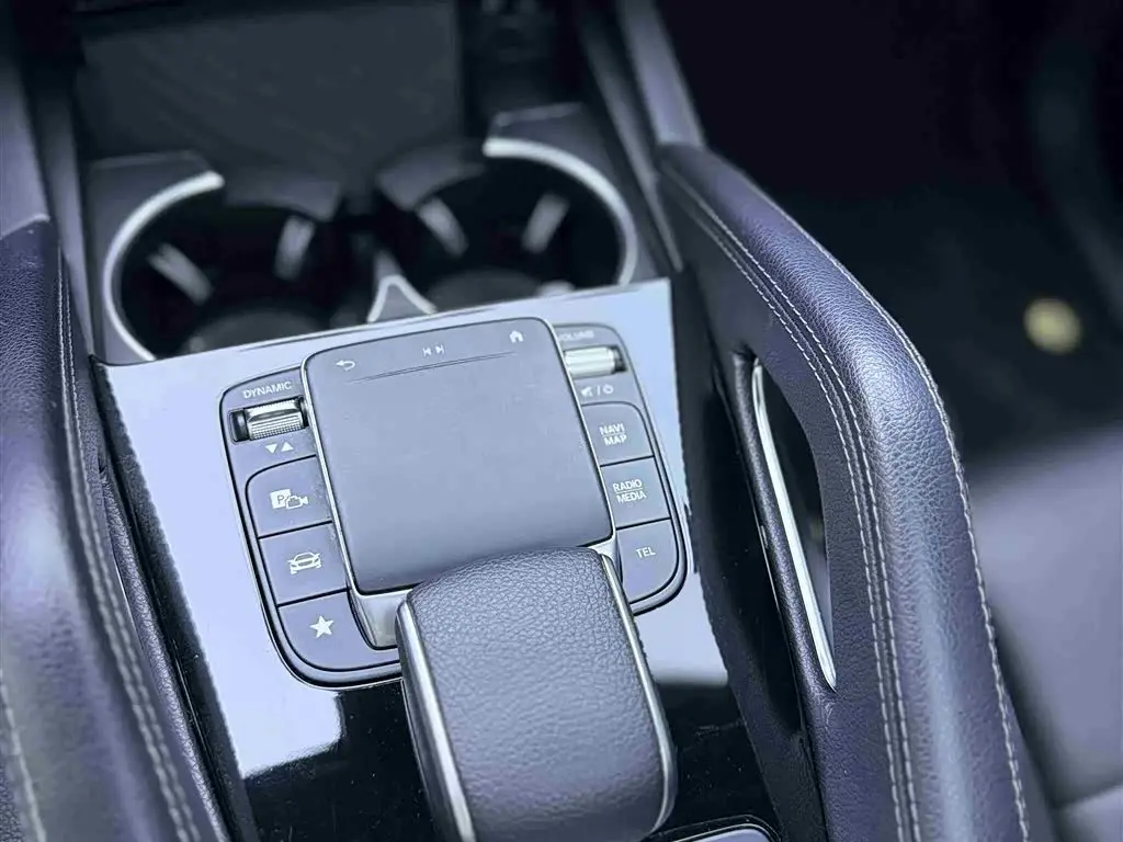 Mercedes-Benz GLE 2021 — Photo 10/20