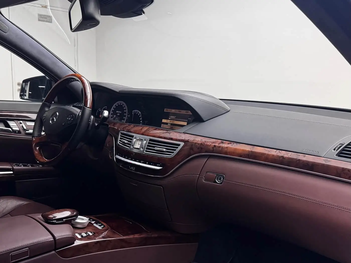 Mercedes-Benz S-Class 2012 — Photo 12/18