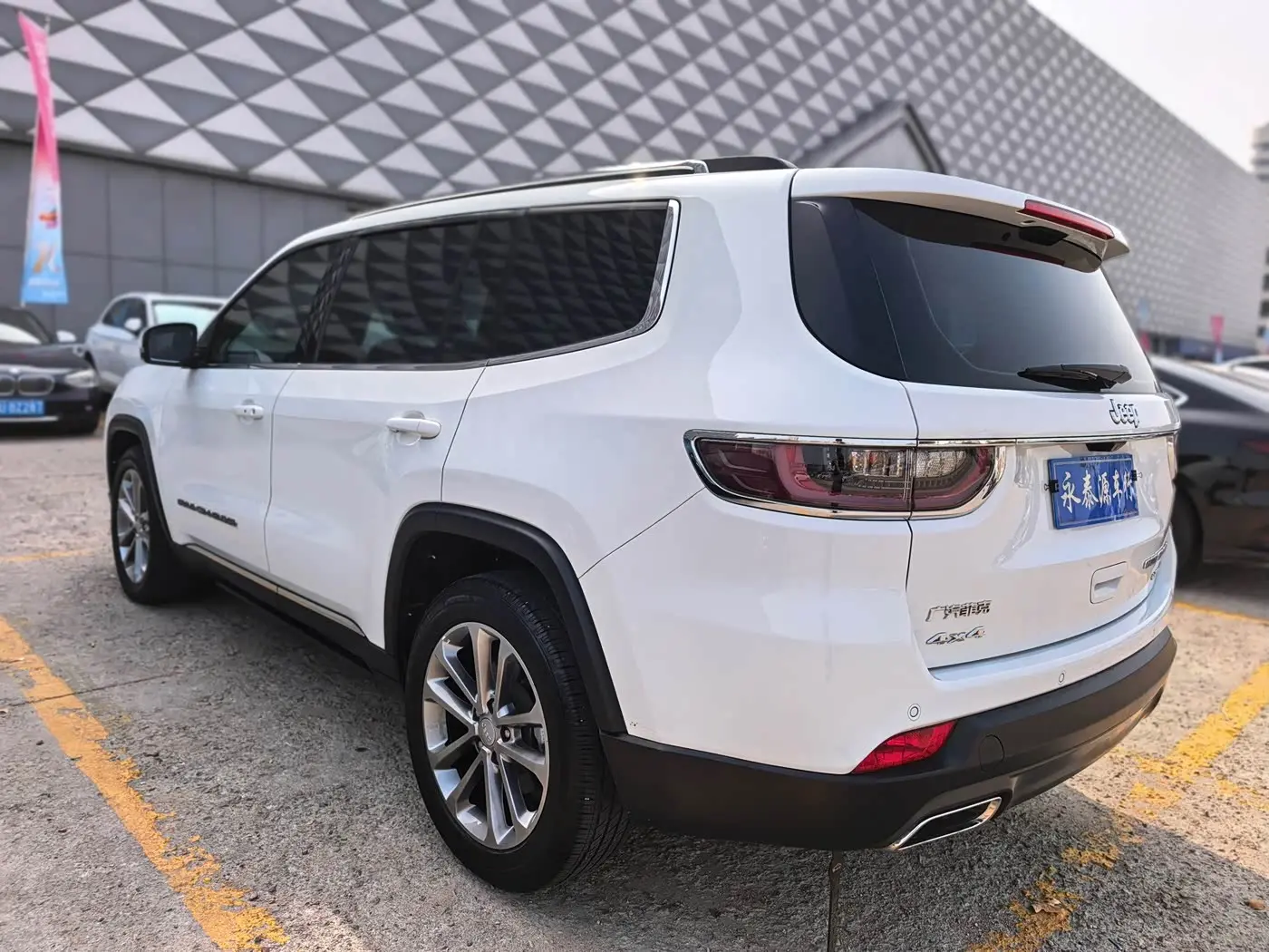 Jeep Grand Commander 2020 — Фото 6/15