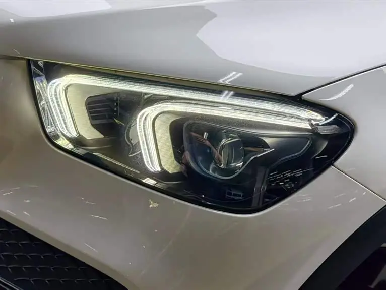 Mercedes-Benz GLE 2022 — Photo 7/15