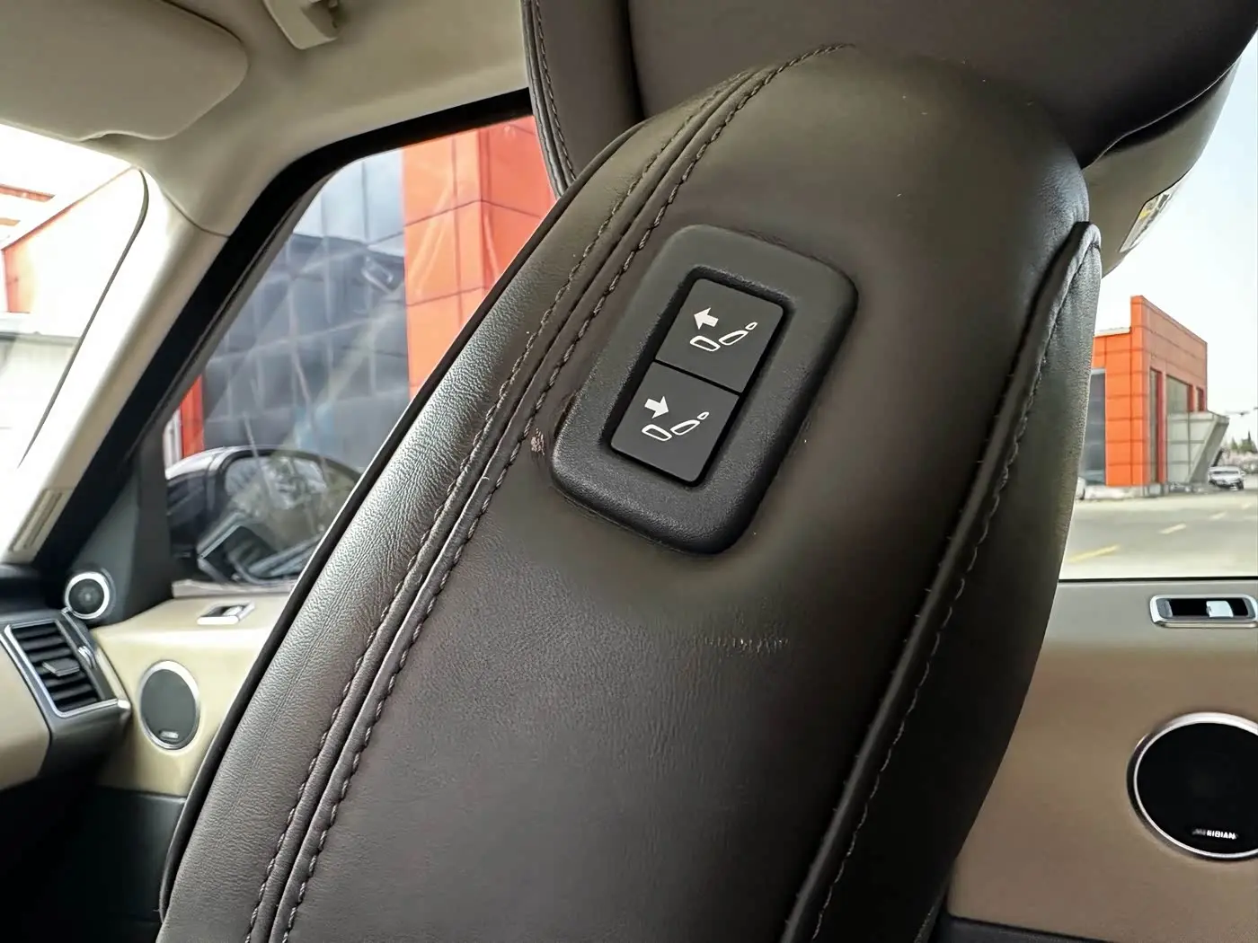 Land Rover Range Rover Sport 2019 — Photo 18/19