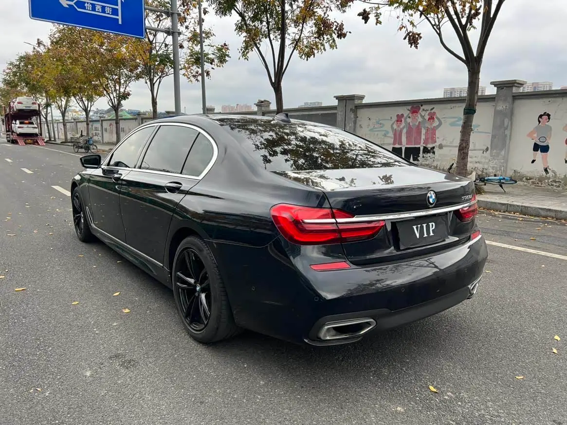 BMW 7 Series 2019 — Photo 14/19