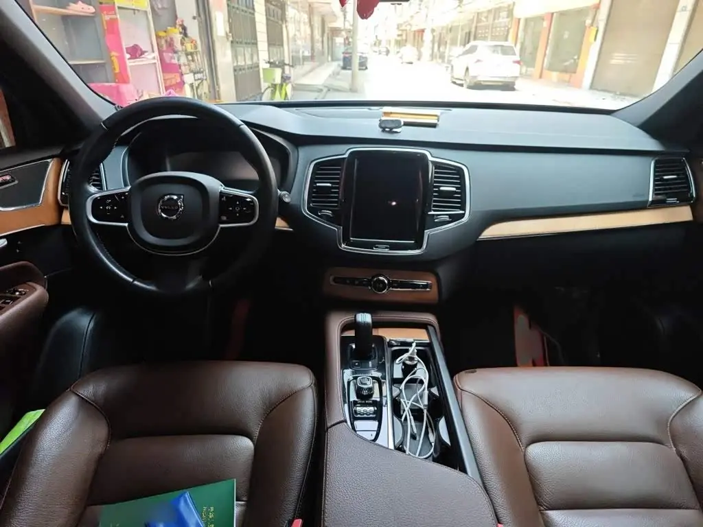 Volvo XC90 2020 — Photo 13/20