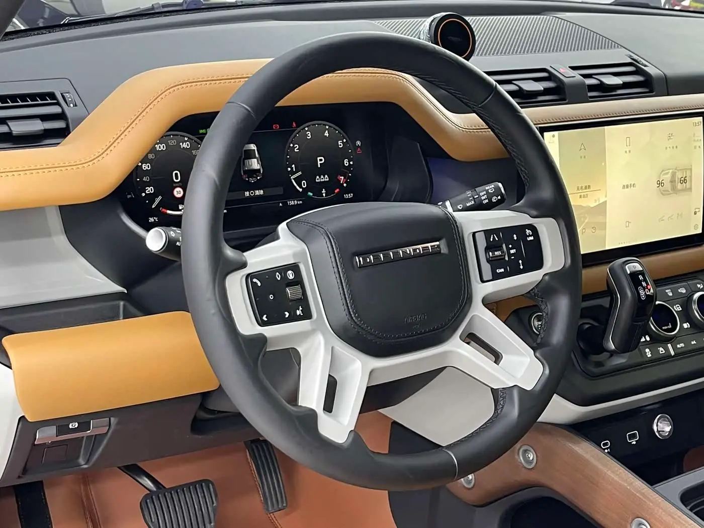 Land Rover Defender 2023 — Photo 5/20