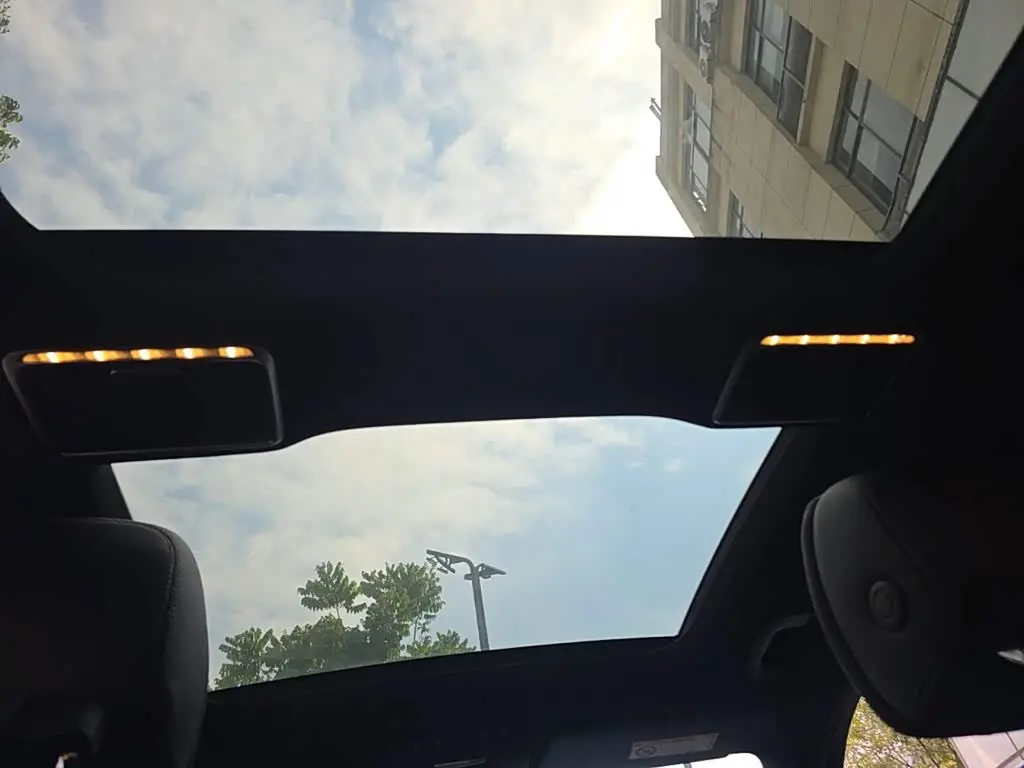 Mercedes-Benz GLC 2020 — Photo 18/20