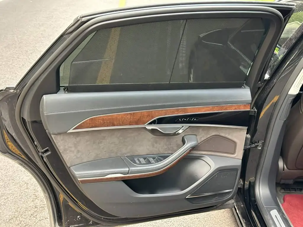 Audi A8 2022 — Photo 13/15
