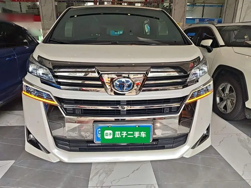 Toyota Vellfire 2020 — Photo 3/20