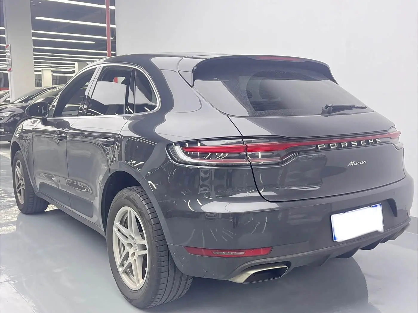 Porsche Macan 2019 — Фото 10/12