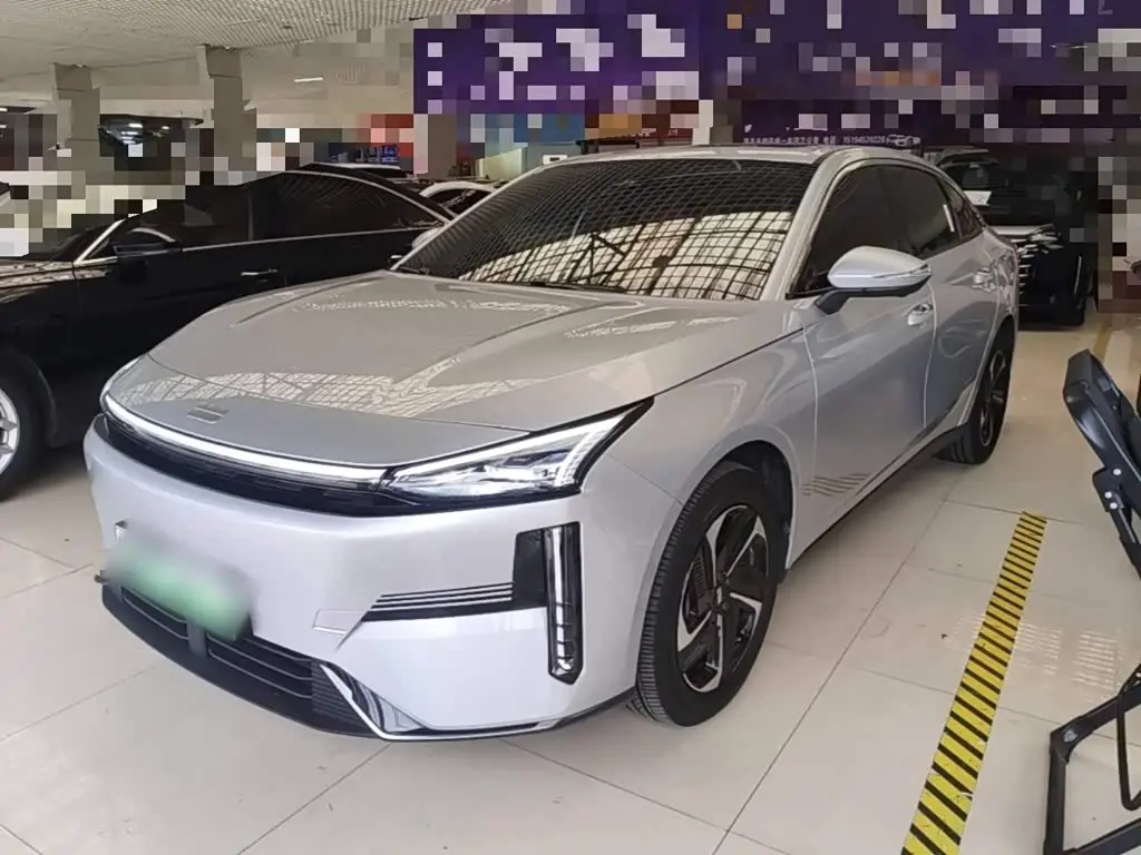 Geely Galaxy Galaxy L6 2025 — Photo 2/20