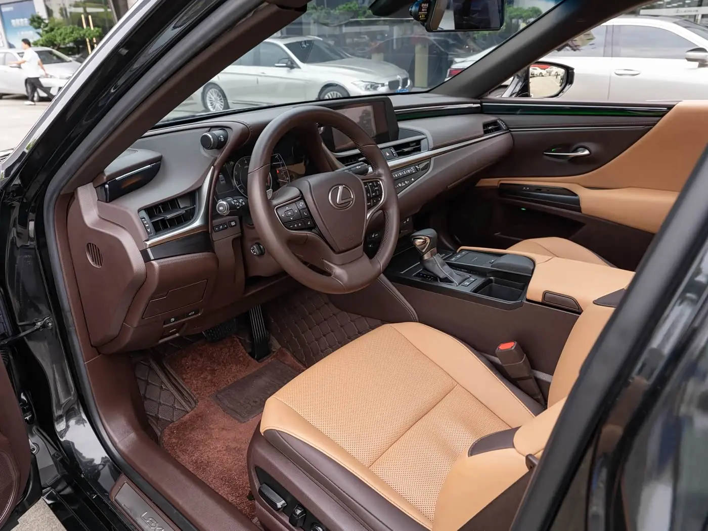 Lexus ES 2019 — Şəkil 9/20