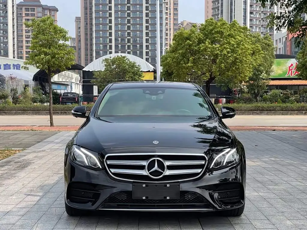 Mercedes-Benz E-Class 2020 — Photo 2/9