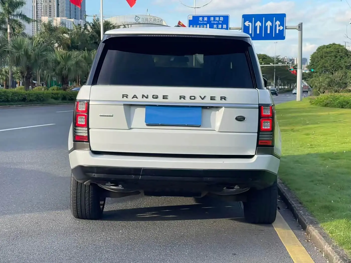 Land Rover Range Rover 2017 — Photo 18/18