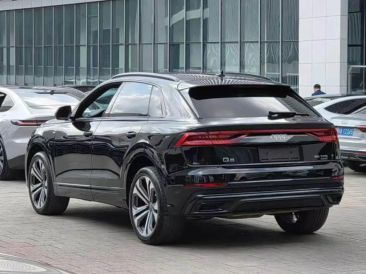 Audi Q8 2020 — Photo 11/11
