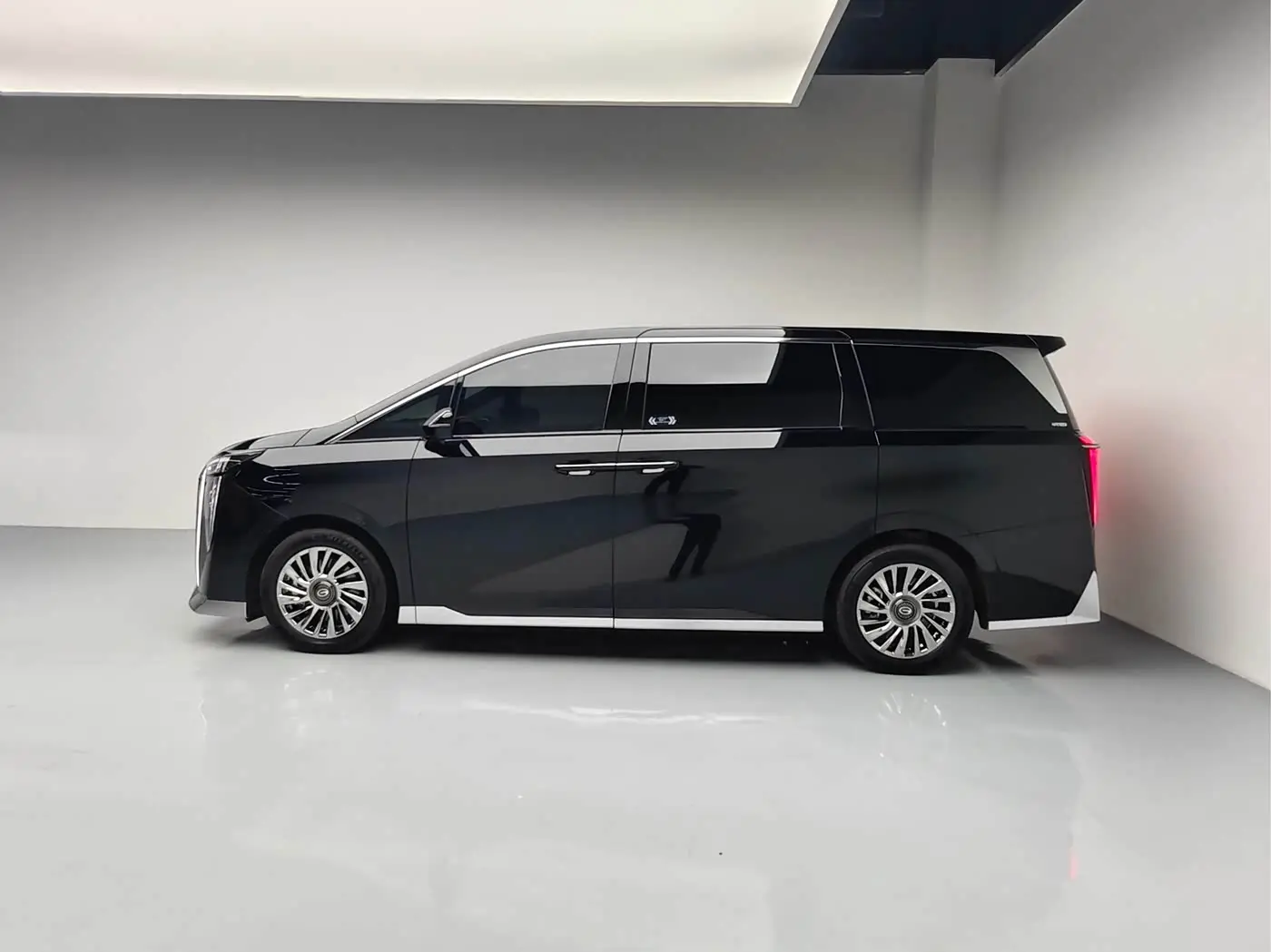 GAC Trumpchi Trumpchi M8 2026 — Фото 7/16