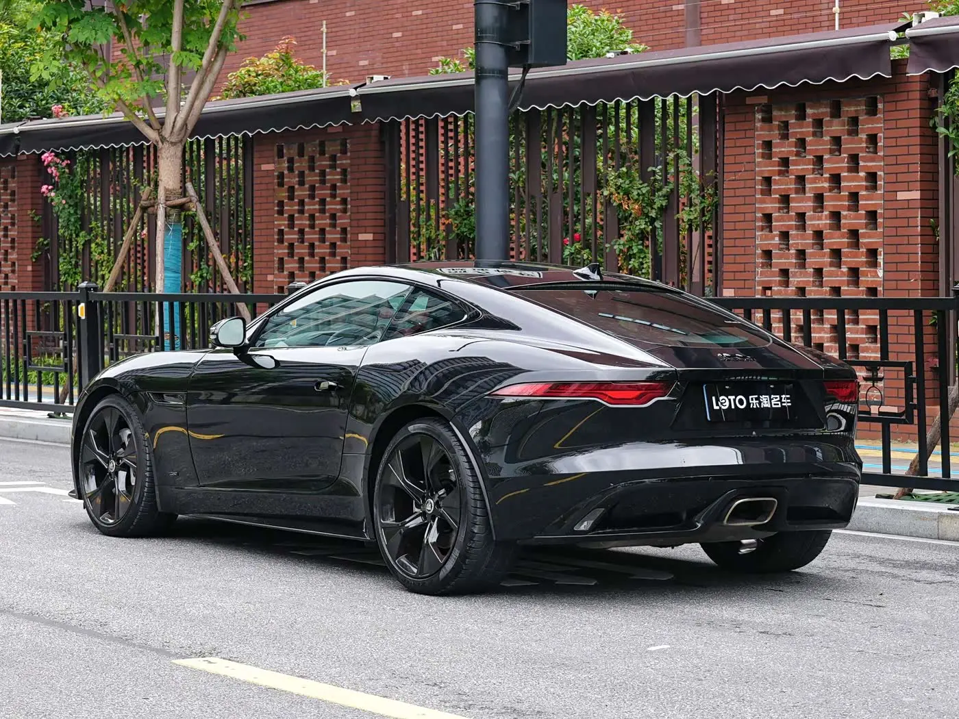 Jaguar F-TYPE 2024 — Photo 4/12