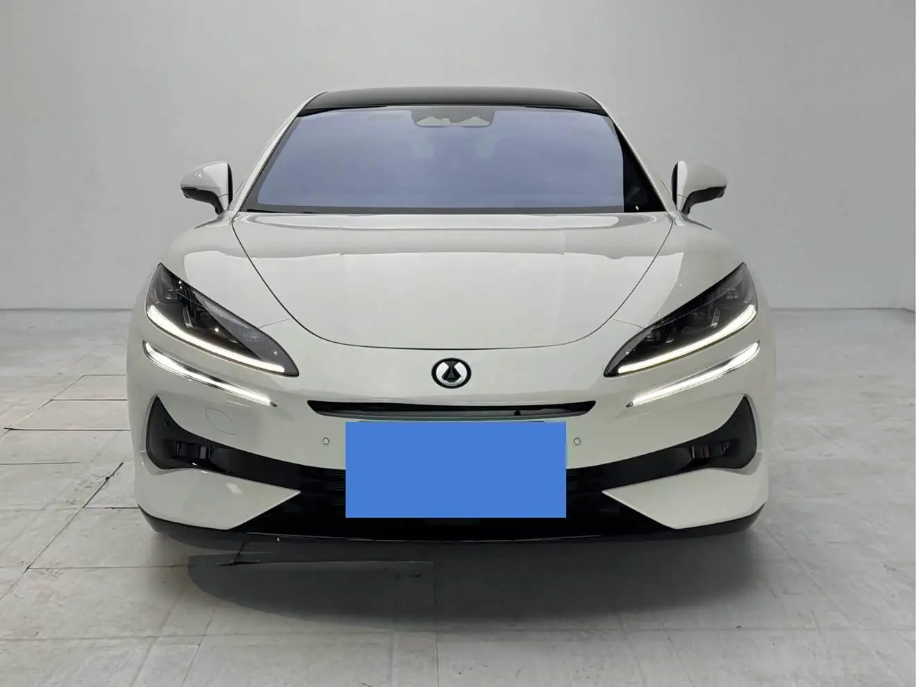 Denza Z9GT 2025 — Photo 1/14