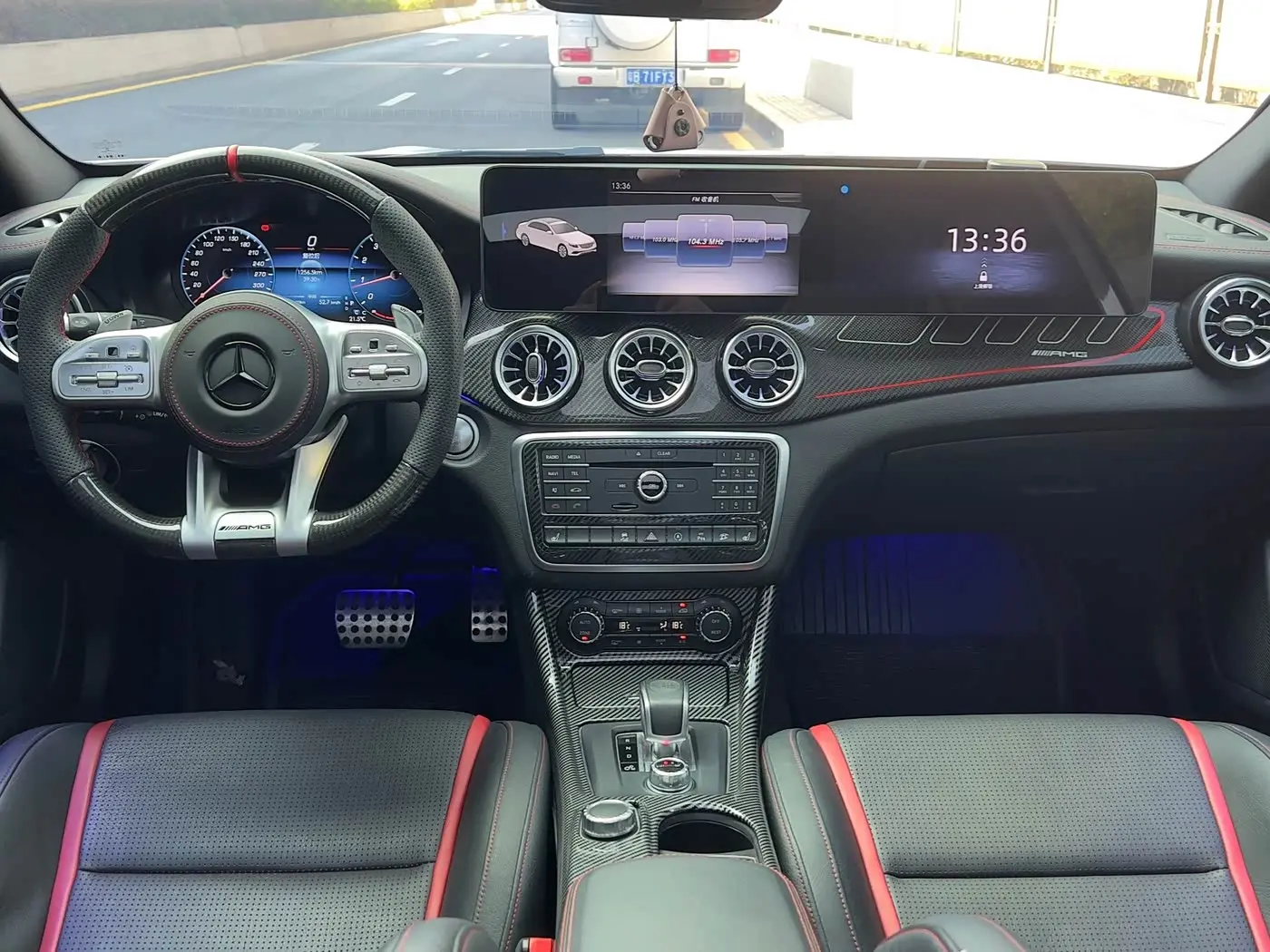 Mercedes-Benz GLA AMG 2016 — Фото 3/20