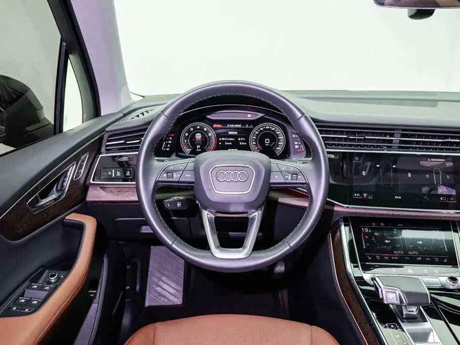 Audi Q7 2023 — Photo 11/20