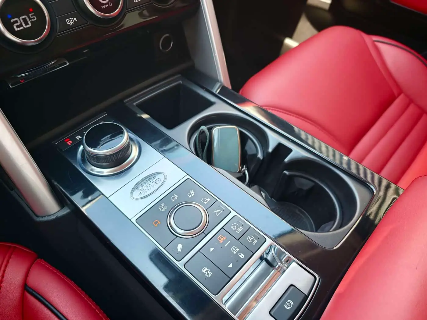 Land Rover Discovery 2020 — Photo 11/20