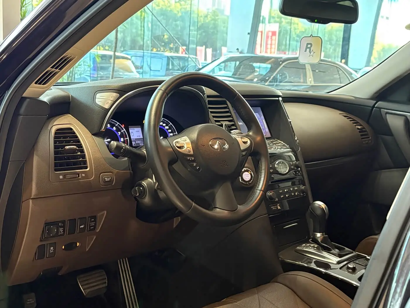Infiniti QX70 2015 — Şəkil 7/20