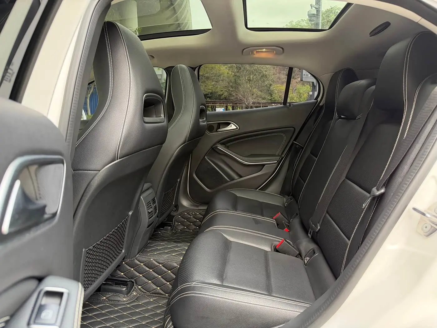 Mercedes-Benz GLA 2019 — Фото 10/13