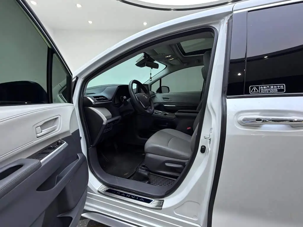 Toyota Granvia 2024 — Şəkil 17/17