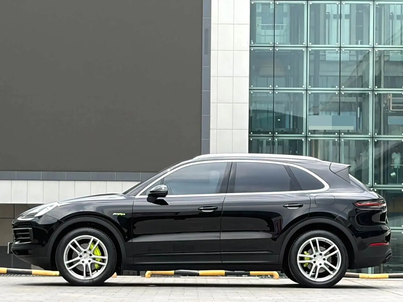Porsche Cayenne New Energy 2021 — Фото 4/14