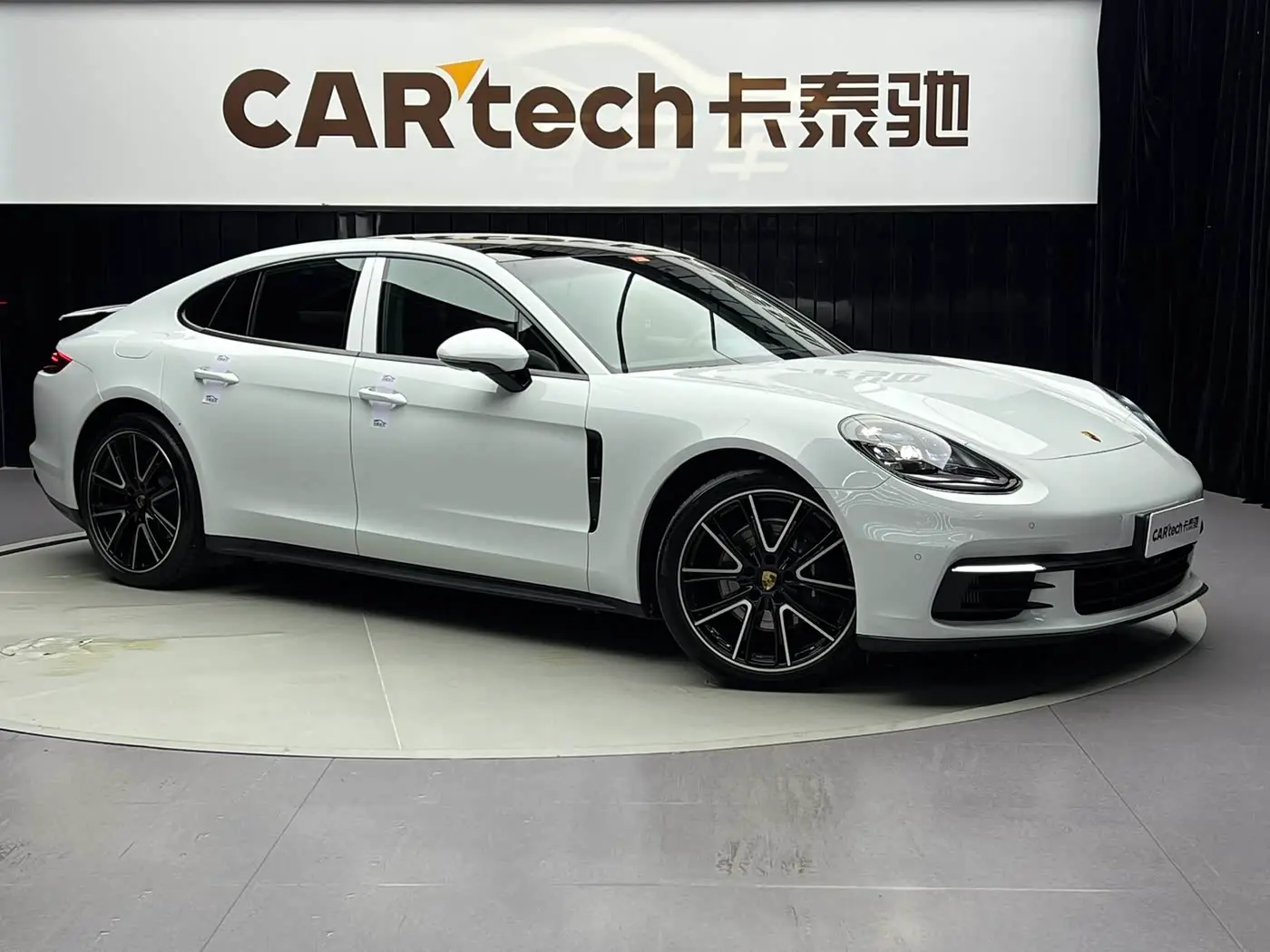 Porsche Panamera 2020 — Photo 2/14