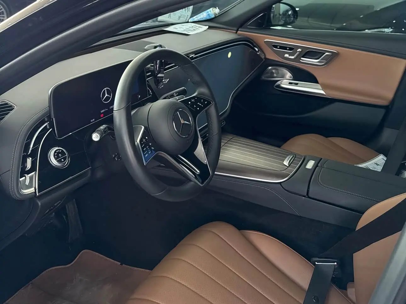 Mercedes-Benz E-Class 2024 — Photo 4/12