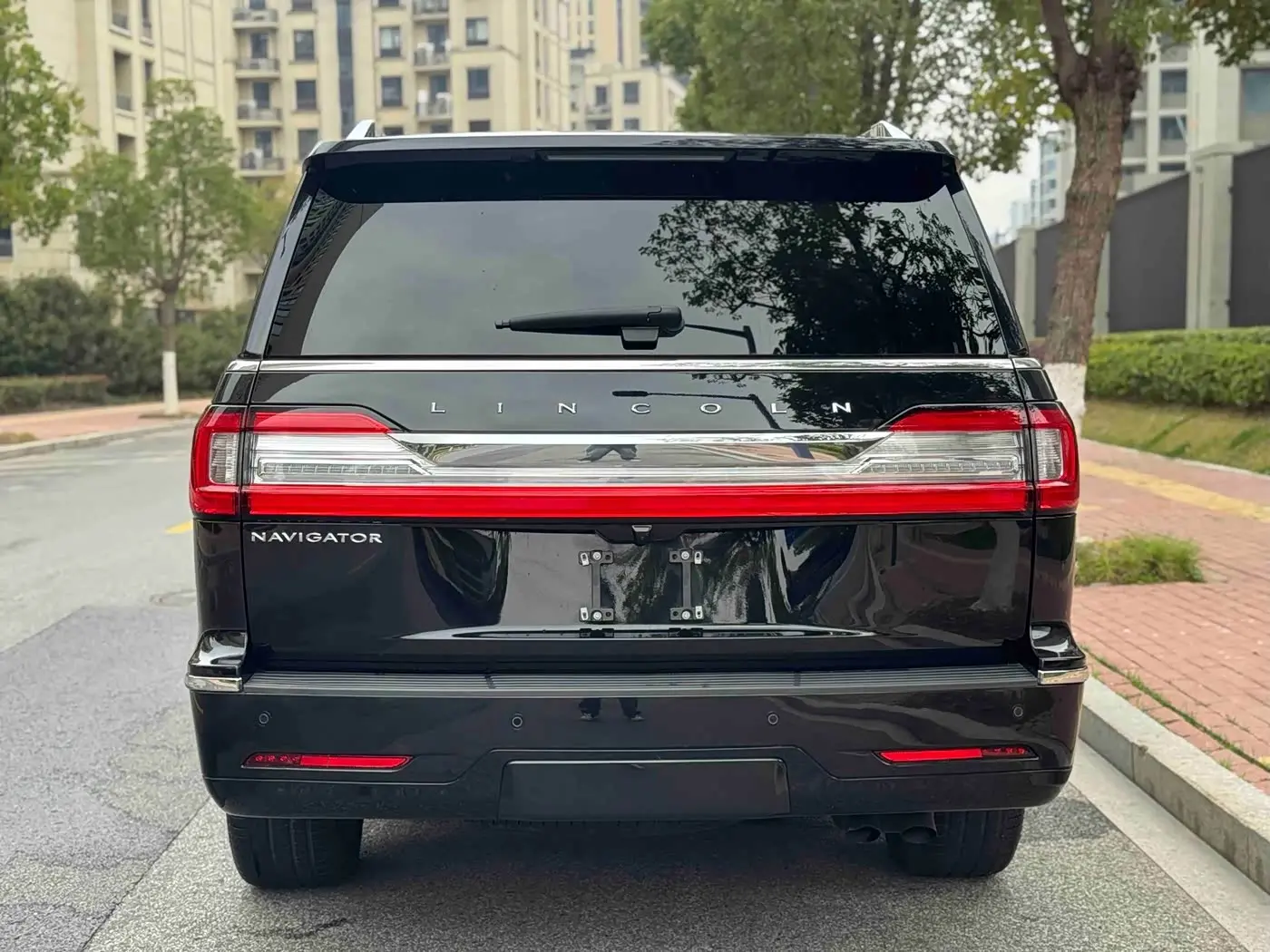 Lincoln Navigator 2019 — Photo 15/16