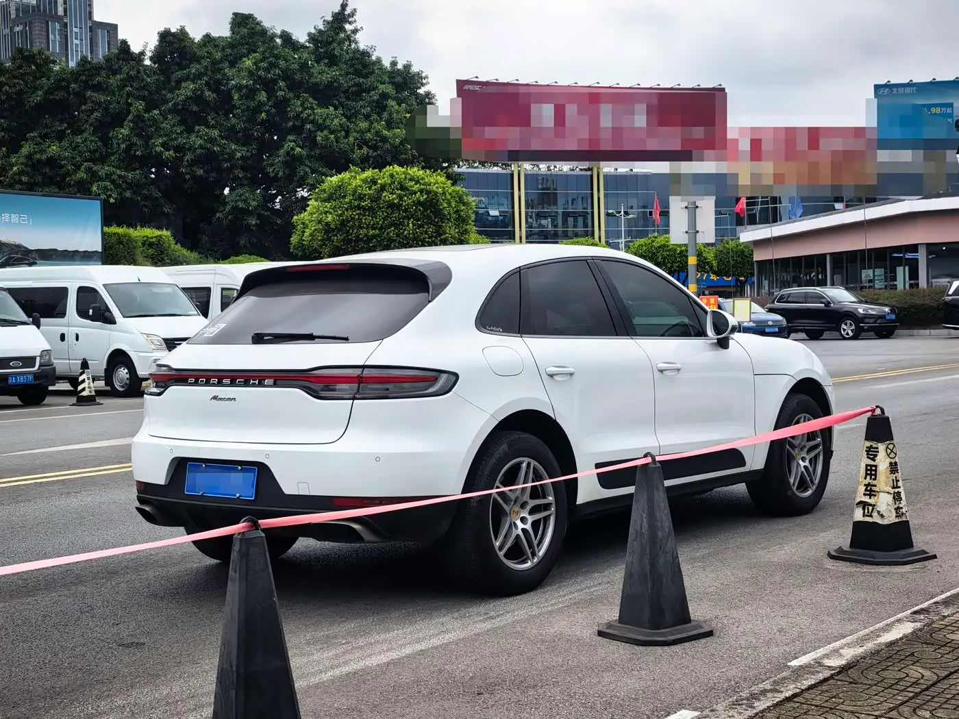Porsche Macan 2020 — Photo 7/20