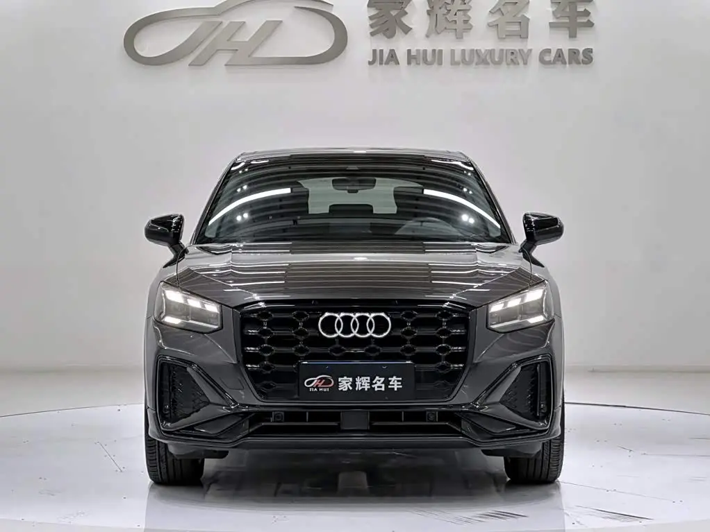 Audi Q2L 2023 — Photo 2/14