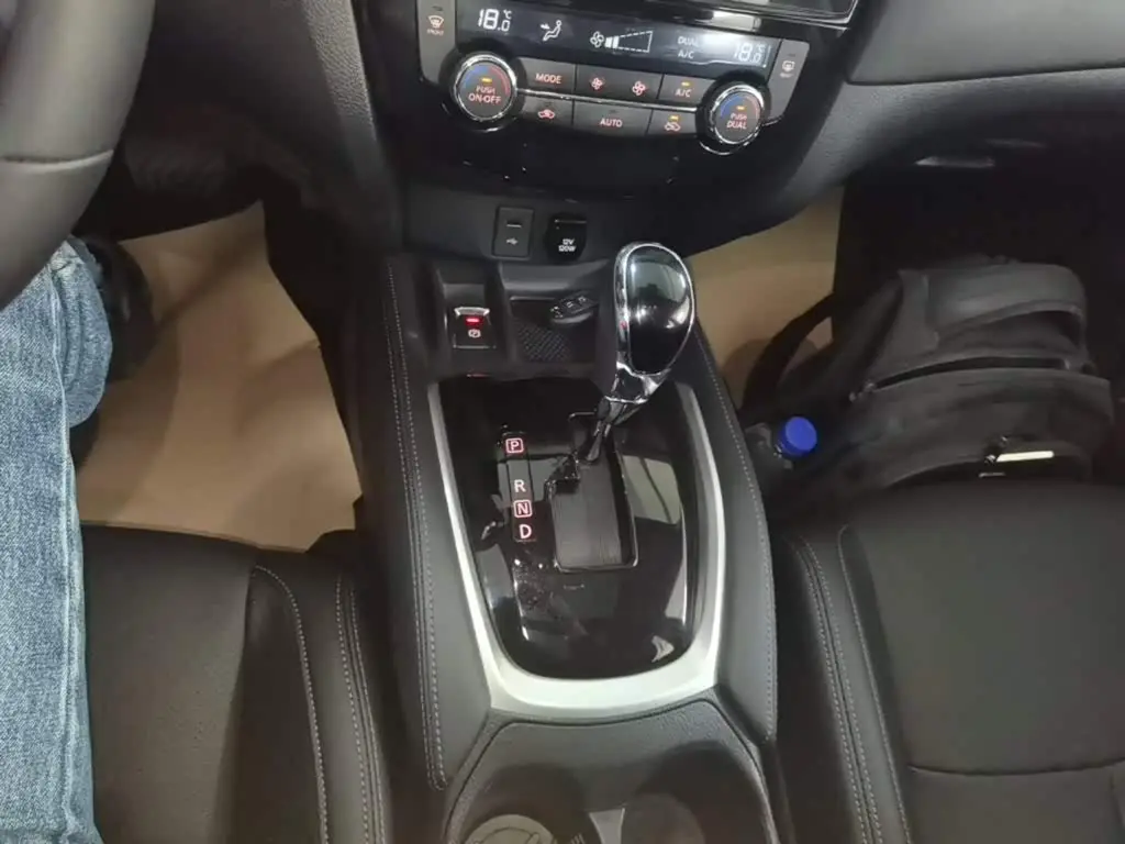 Nissan X-Trail 2023 — Photo 14/20