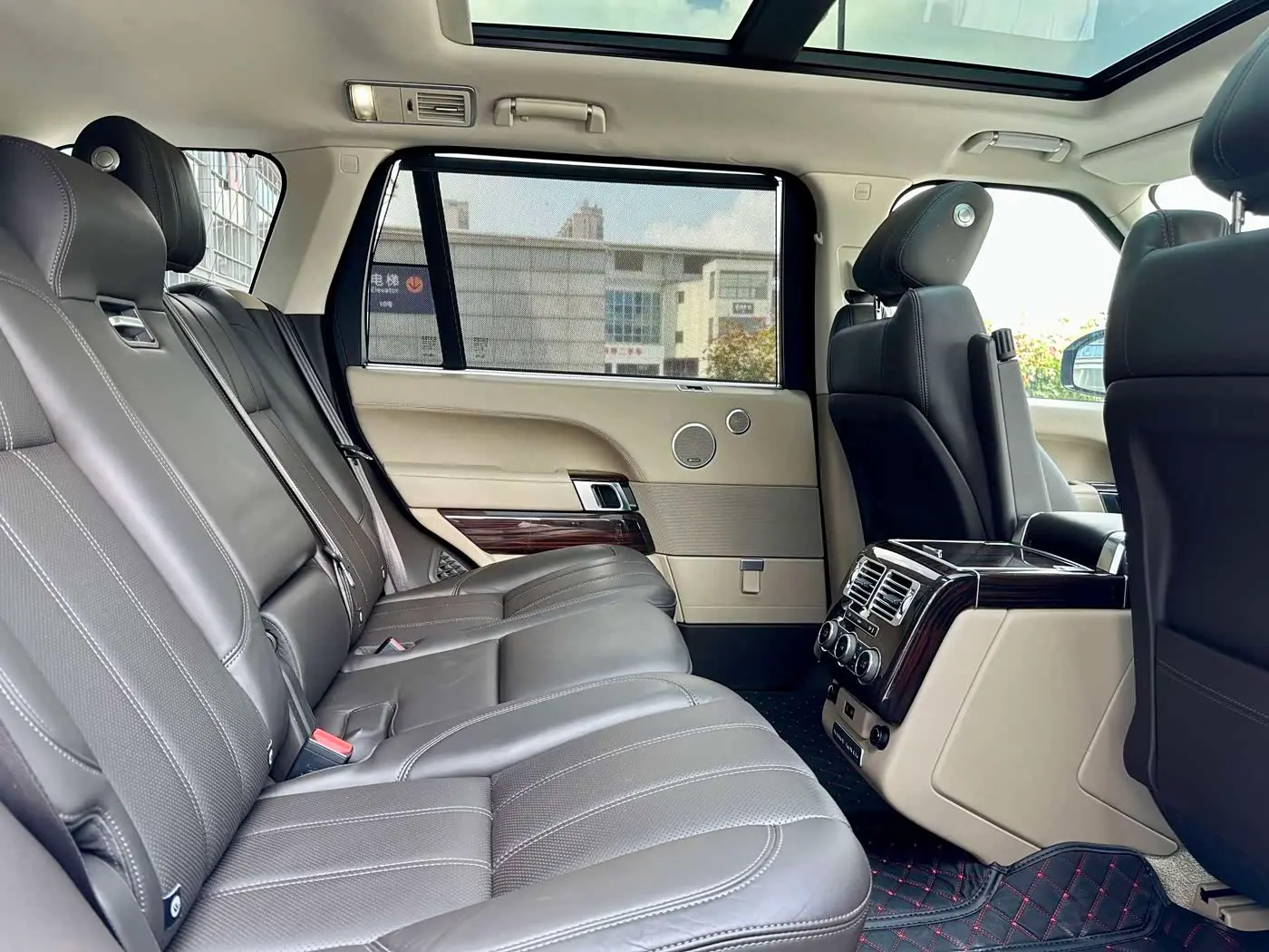 Land Rover Range Rover 2015 — Photo 9/11