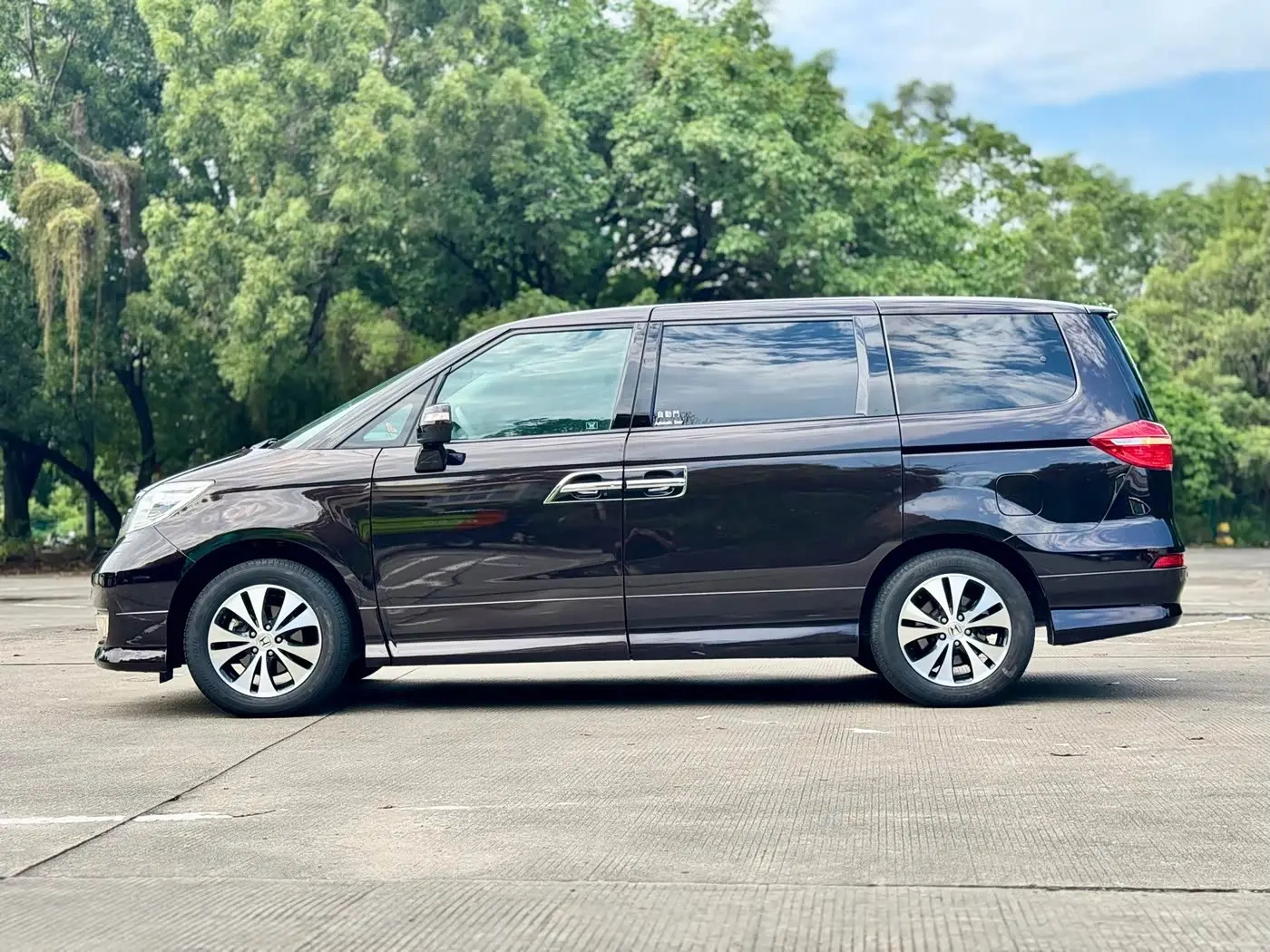 Honda Elysion 2014 — Photo 4/20
