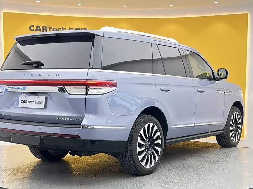 Lincoln Navigator 2022 — Photo 4/20