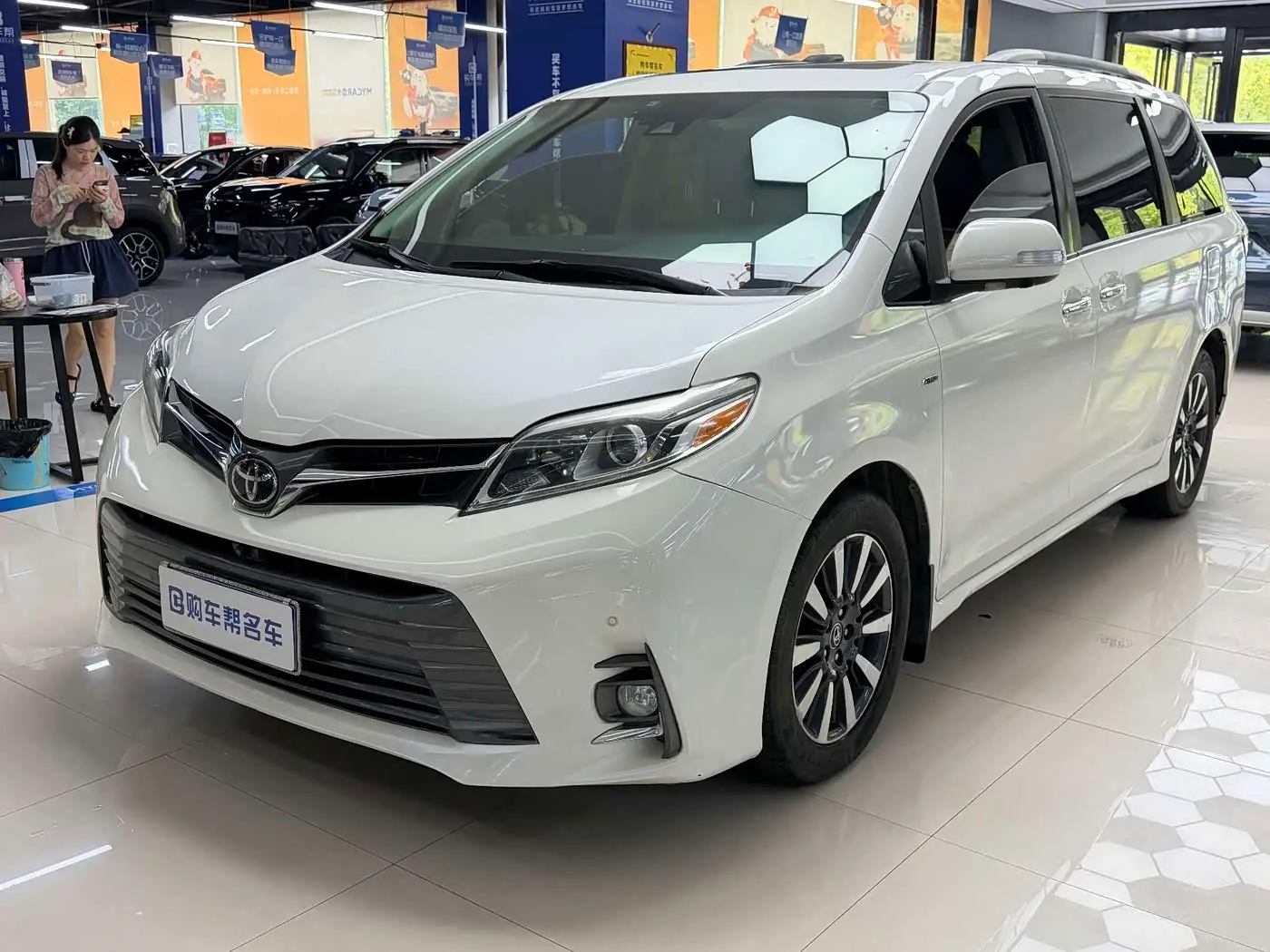 Toyota Sienna 2018 — Photo 1/20