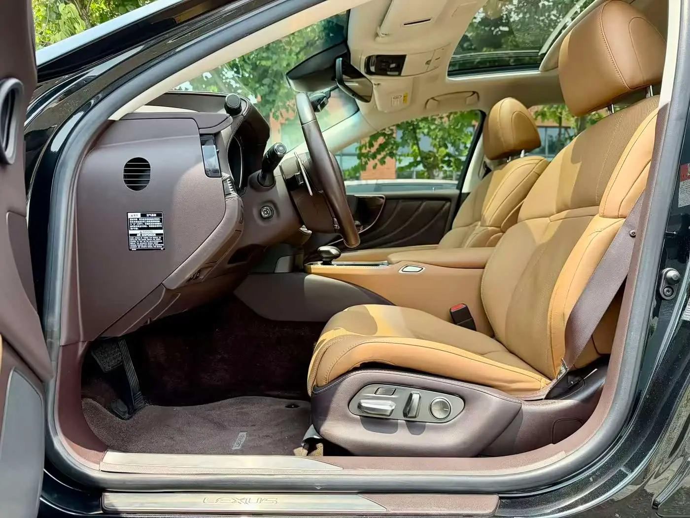 Lexus LS 2020 — Şəkil 11/17