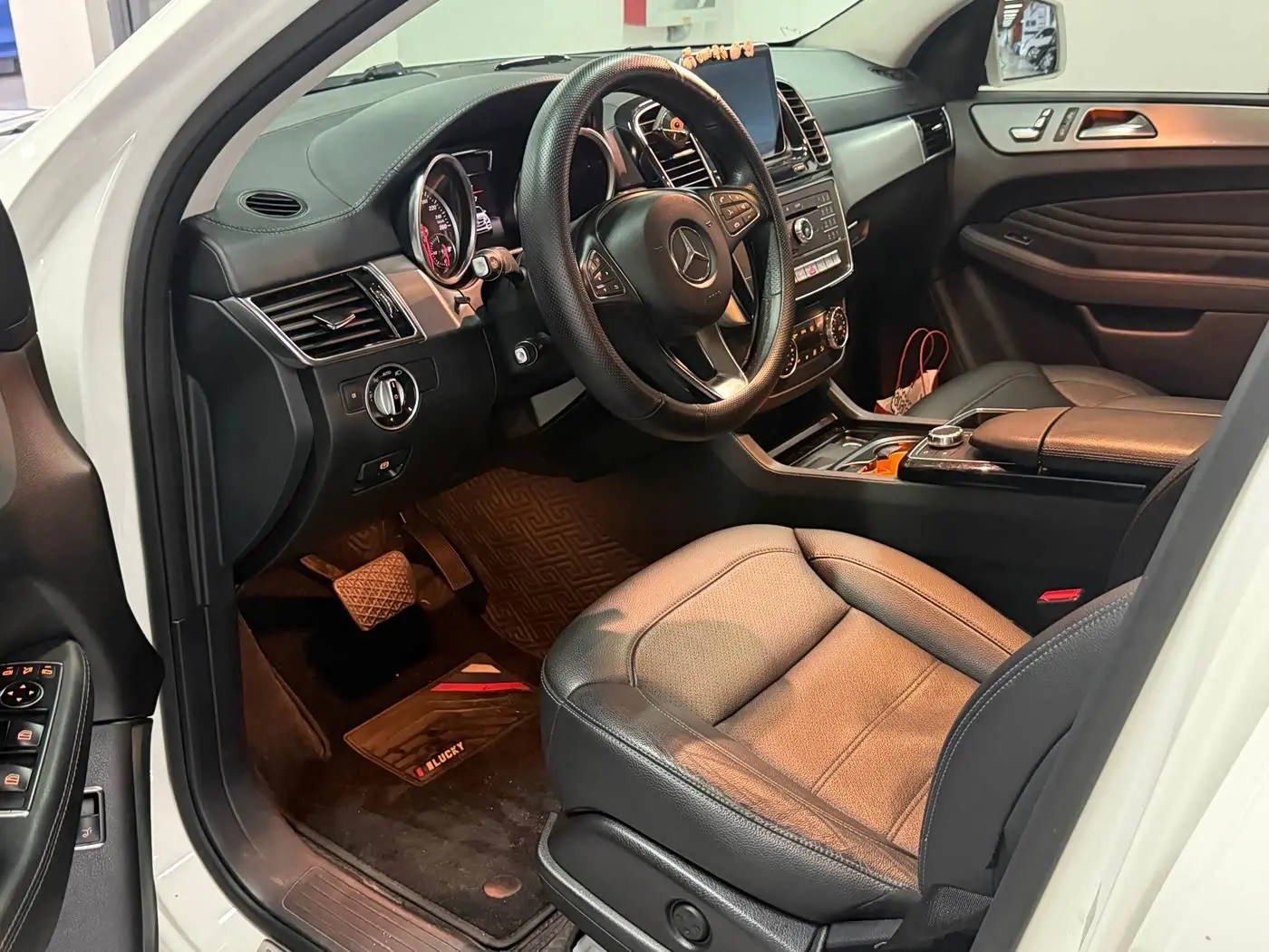 Mercedes-Benz GLE Coupe 2015 — Photo 9/11