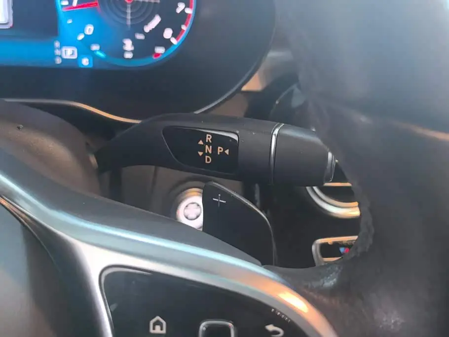 Mercedes-Benz GLC 2020 — Şəkil 16/16