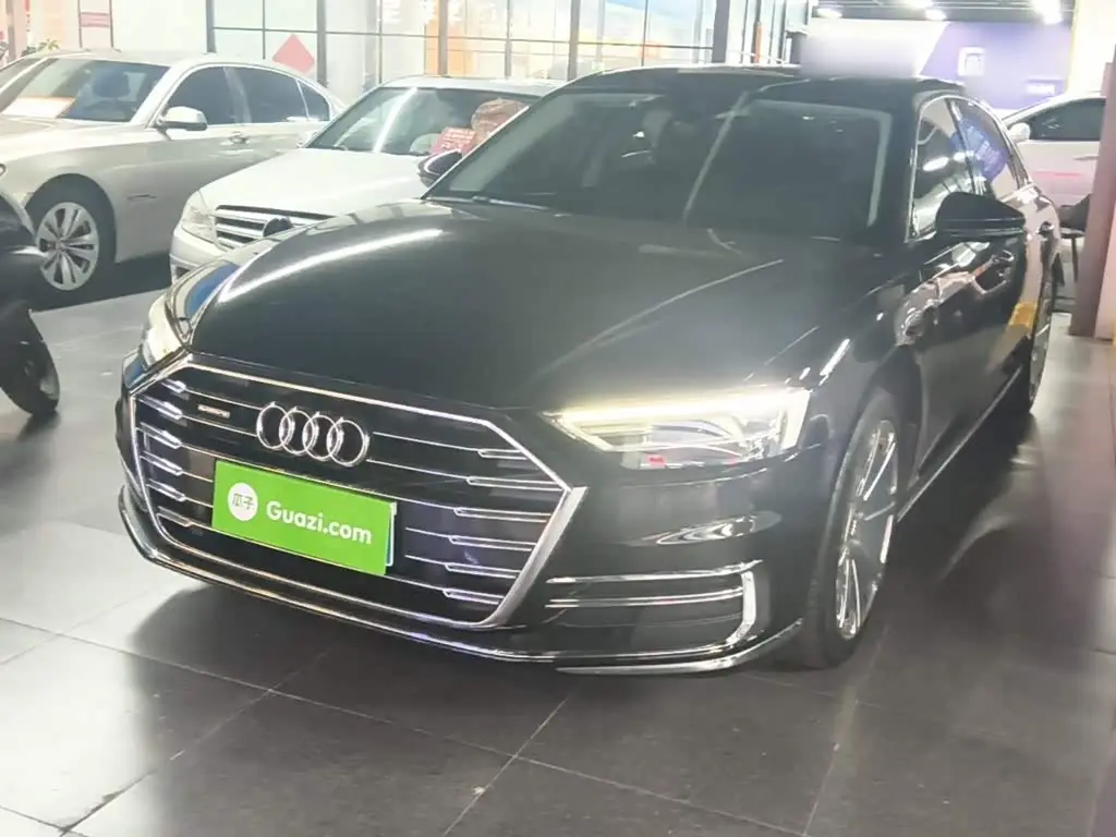 Audi A8 2022 — Photo 2/20