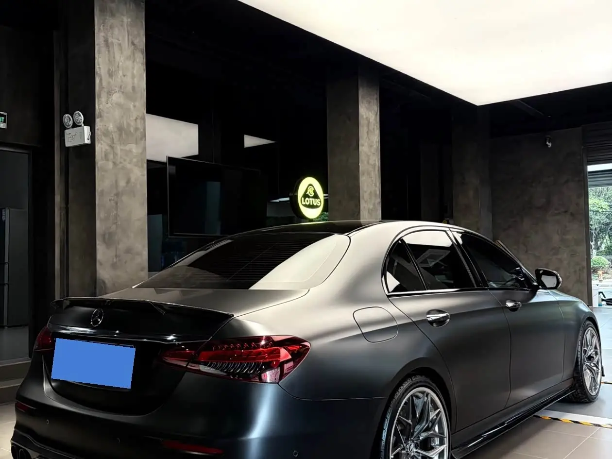 Mercedes-Benz E-Class AMG 2021 — Photo 3/9